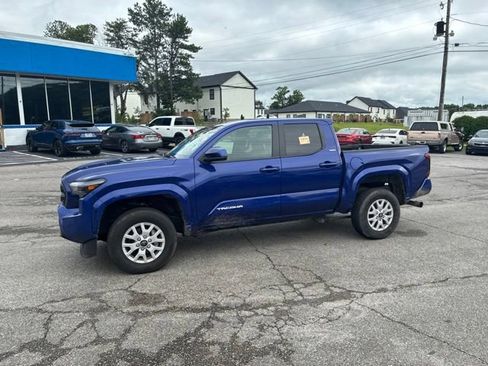 Used 2025 Toyota Tacoma SR5 RWD image 71