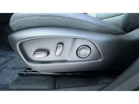 New 2026 Chevrolet Equinox LT w/ Convenience Package II image 25