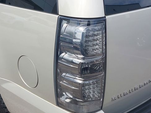 Used 2010 Chevrolet Suburban LS RWD image 29