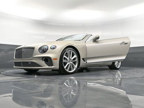Used 2022 Bentley Continental GT image 39