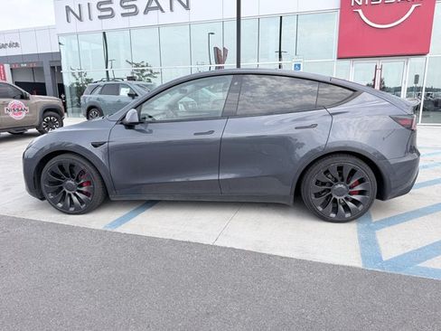 Used 2022 Tesla Model Y Performance AWD/4WD image 2