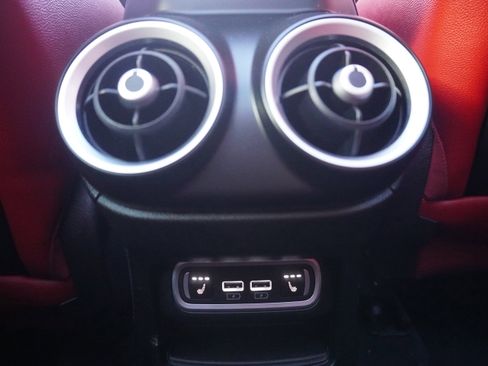 Used 2024 Alfa Romeo Stelvio Veloce image 30