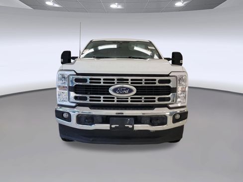 Certified 2025 Ford F250 XLT w/ FX4 Off-Road Package AWD/4WD image 4