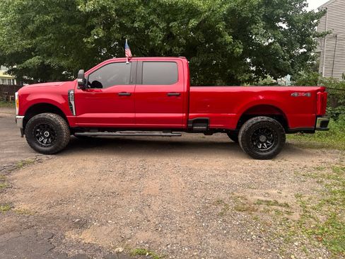 Used 2023 Ford F350 XLT w/ Snow Plow/Camper Package AWD/4WD image 12