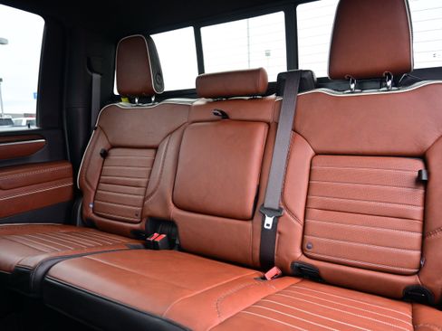 Used 2025 GMC Sierra 2500 Denali Ultimate image 31