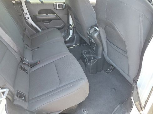 Used 2022 Jeep Gladiator Overland w/ Trailer Tow Package image 18