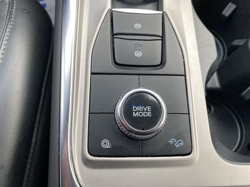 Certified 2022 Ford Explorer XLT w/ Equipment Group 202A image 21