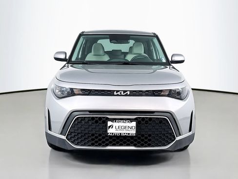 Used 2023 Kia Soul LX FWD image 2