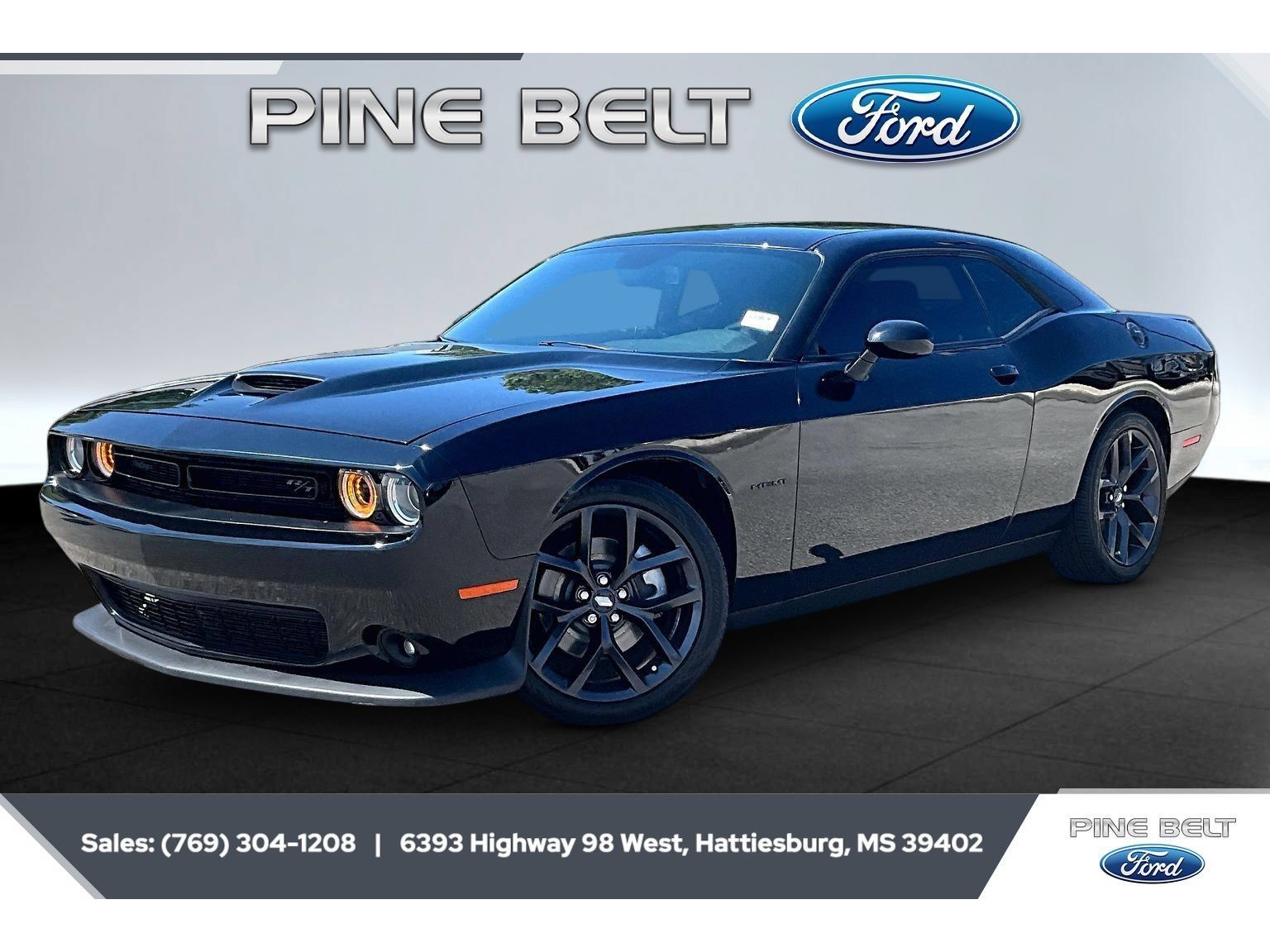 Used 2021 Dodge Challenger R/T w/ Blacktop Package RWD image 10