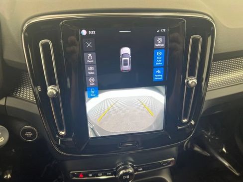Used 2023 Volvo XC40 B5 Ultimate w/ Climate Package AWD/4WD image 18