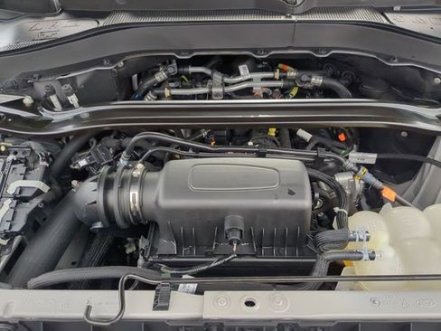 Used 2023 Ford Explorer ST-Line image 24