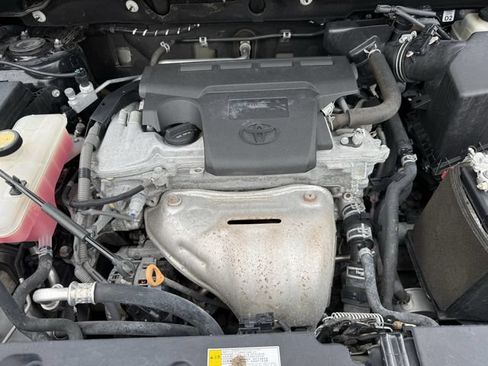 Used 2018 Toyota RAV4 XLE AWD/4WD image 33