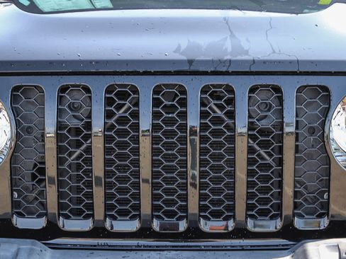 Used 2021 Jeep Gladiator Sport AWD/4WD image 11