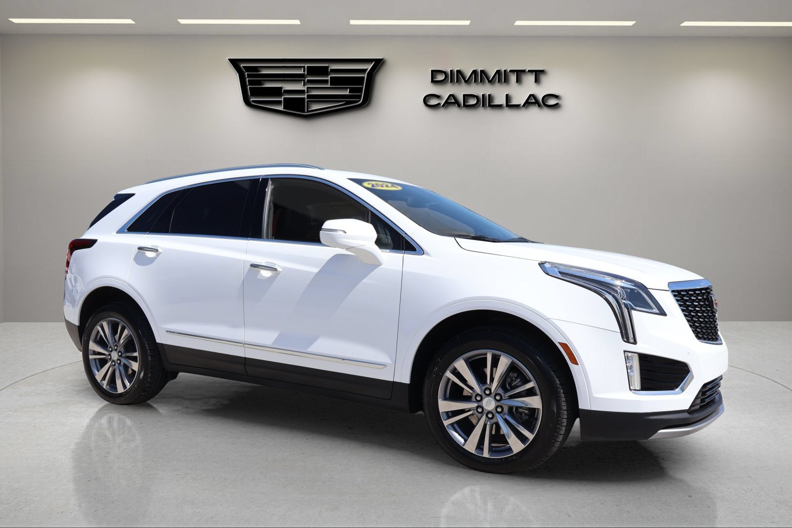Used 2024 Cadillac XT5 Premium Luxury FWD image 3