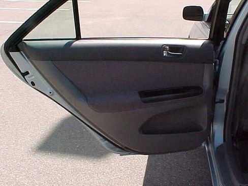 Used 2005 Toyota Camry LE image 14