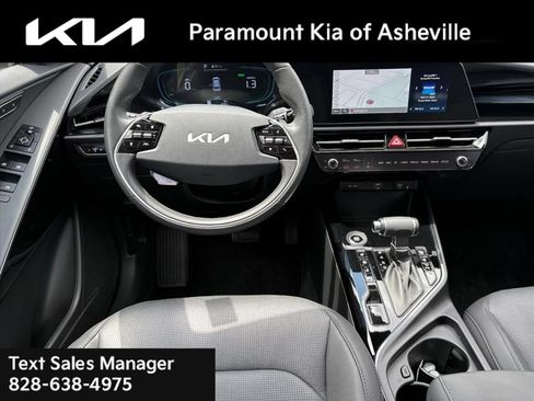 Certified 2025 Kia Niro FWD image 24