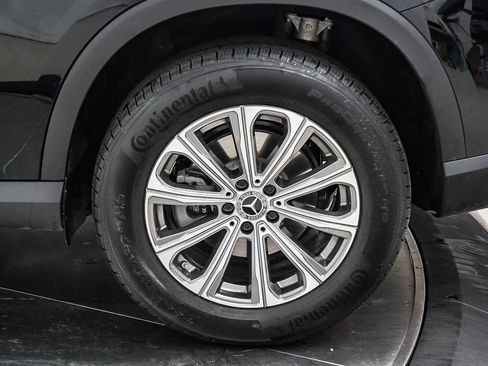 Used 2025 Mercedes-Benz GLC 300 image 11