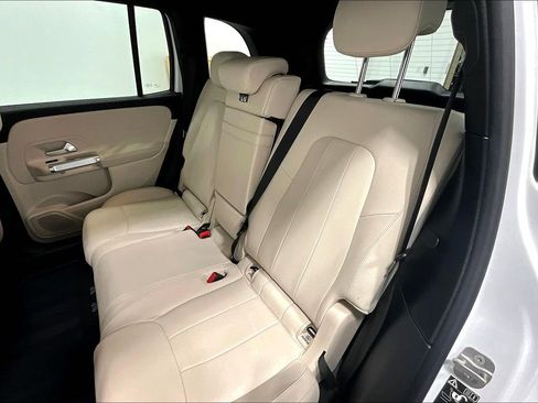 Used 2025 Mercedes-Benz GLB 250 GLB 250 image 35