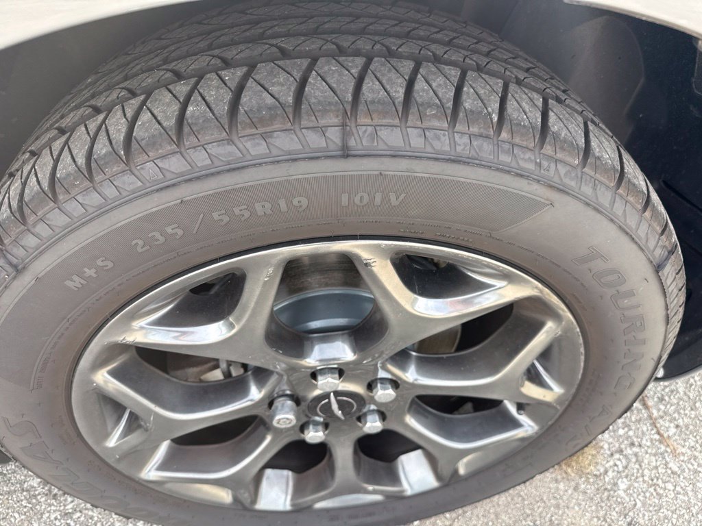 Used 2017 Chrysler 300 S AWD/4WD image 13