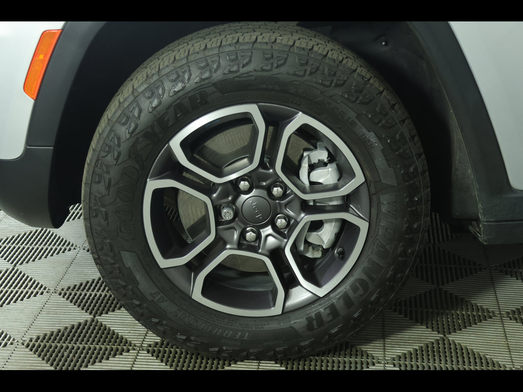 Used 2022 Jeep Grand Cherokee Trailhawk AWD/4WD image 15
