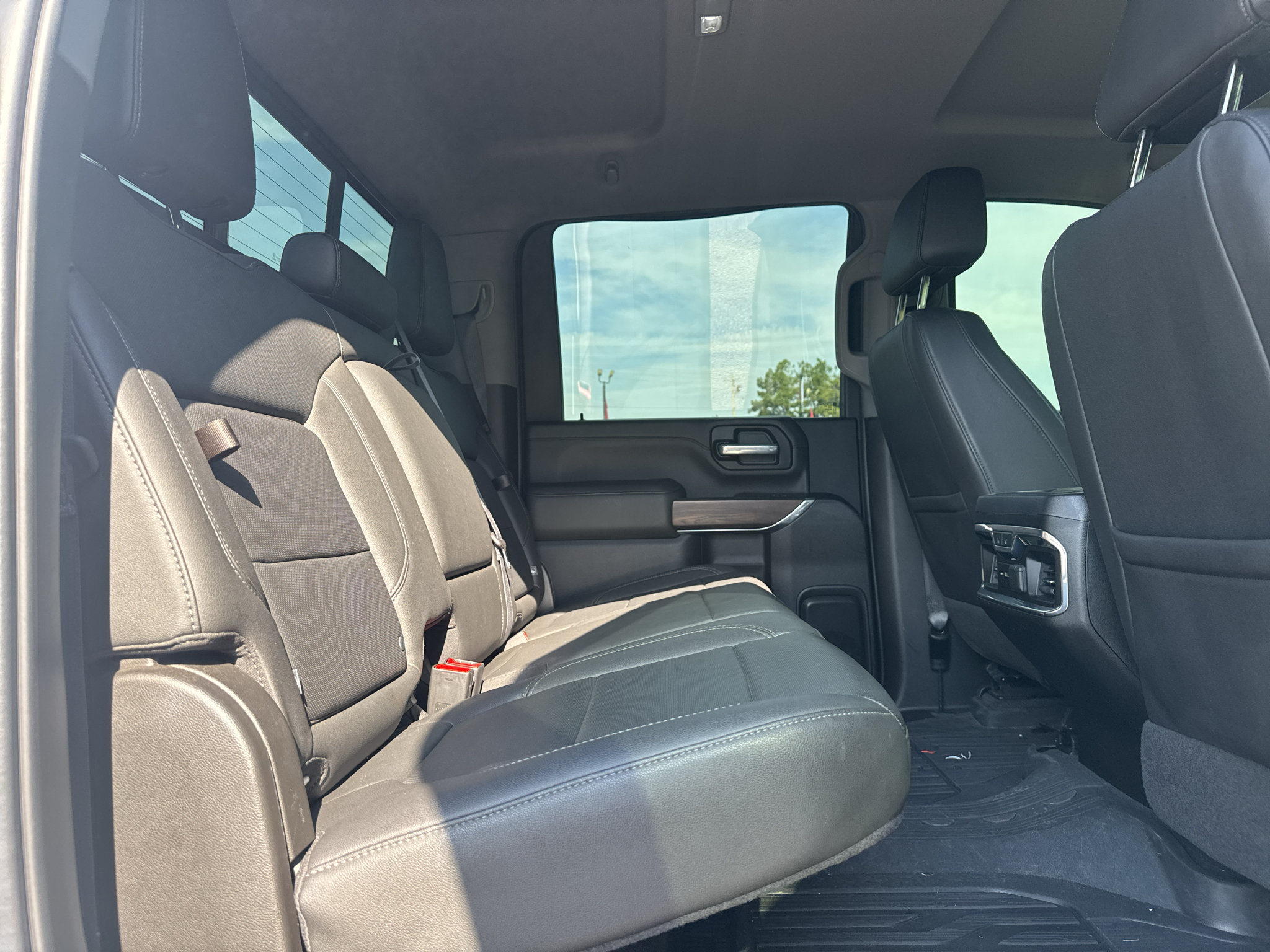 Used 2021 GMC Sierra 2500 SLT w/ SLT Premium Package AWD/4WD image 16