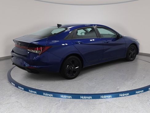 Used 2022 Hyundai Elantra SEL FWD image 6
