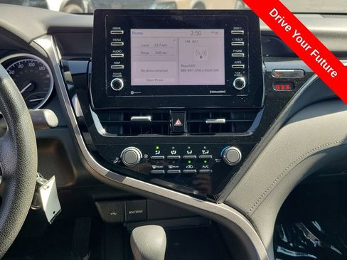 Used 2021 Toyota Camry LE FWD image 14