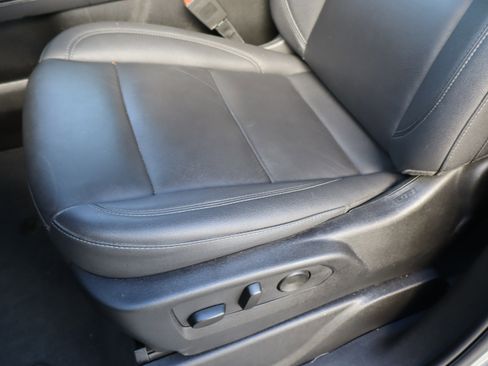 Certified 2024 Chevrolet Suburban LT w/ LT Signature Package image 20