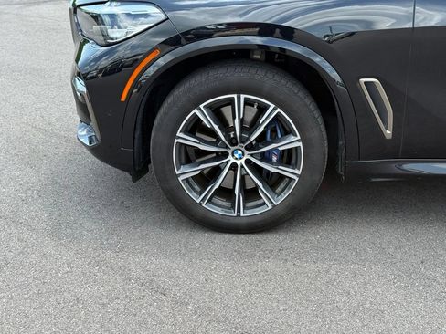 Used 2022 BMW X5 M50i w/ Parking Assistance Package AWD/4WD image 11