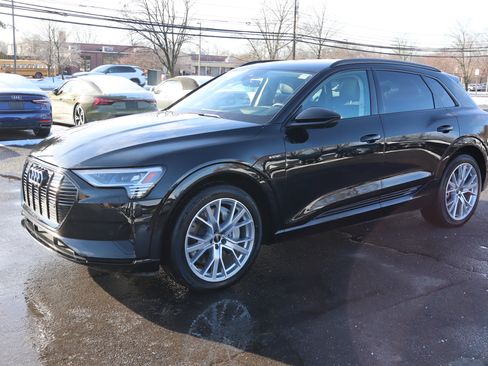Used 2021 Audi e-tron Prestige w/ Prestige Package image 1