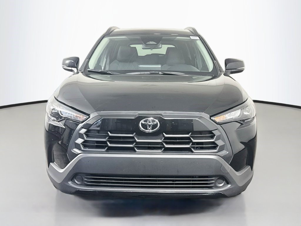 Used 2026 Toyota Corolla Cross LE FWD image 2