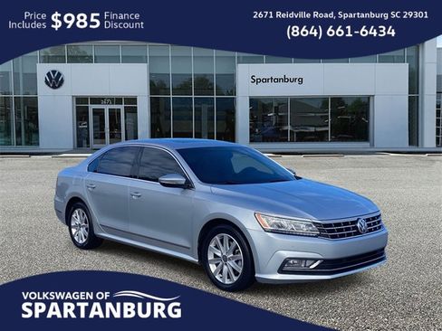 Used 2017 Volkswagen Passat 1.8T SE image 1