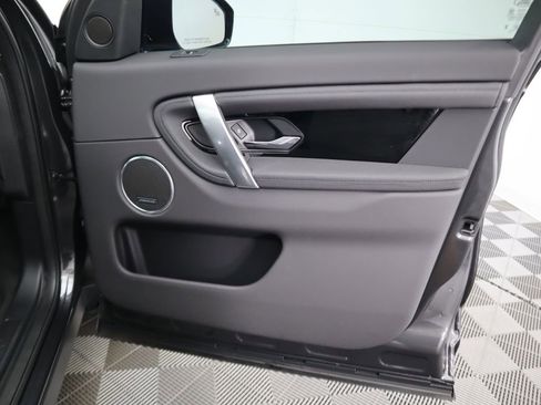 Used 2025 Land Rover Discovery Sport S image 27