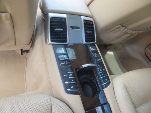 Used 2015 Porsche Panamera image 27