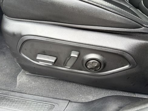 Used 2023 Jeep Grand Cherokee Limited AWD/4WD image 11