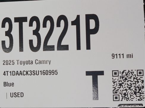 Used 2025 Toyota Camry SE image 27