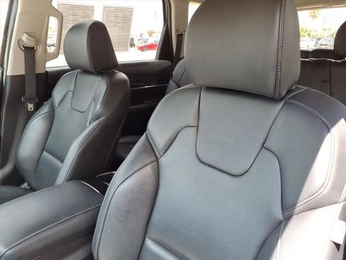 Used 2024 Kia Telluride LX image 13