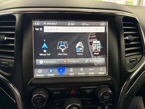 Used 2018 Jeep Grand Cherokee Limited AWD/4WD image 18