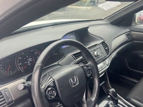 Used 2017 Honda Accord Sport image 13