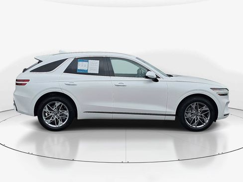 Used 2025 Genesis GV70 2.5T AWD/4WD image 3