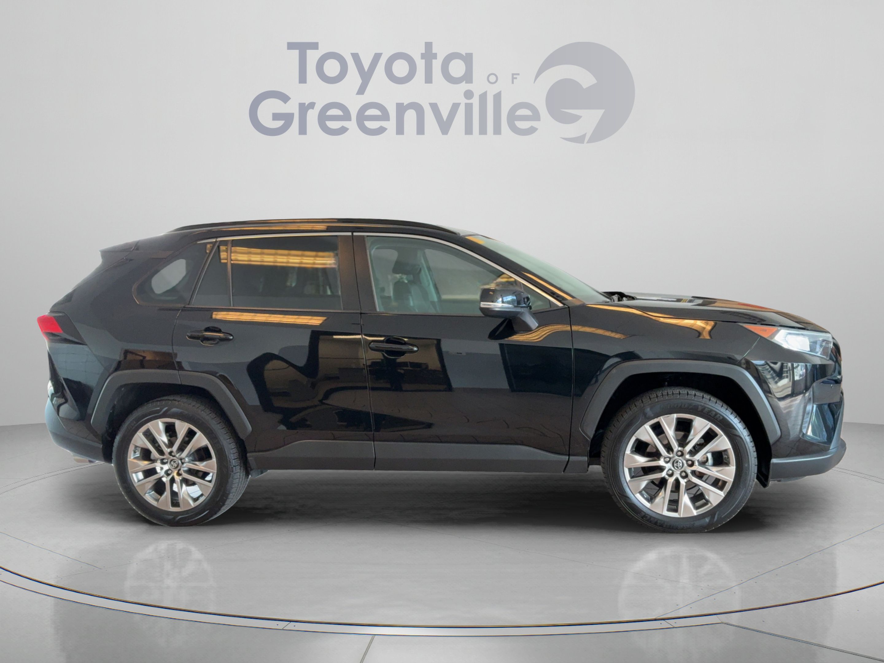Used 2019 Toyota RAV4 XLE Premium w/ Advanced Technology Package FWD image 7