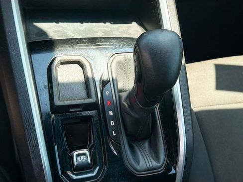 Used 2023 Chevrolet Colorado W/T w/ Technology Package RWD image 26