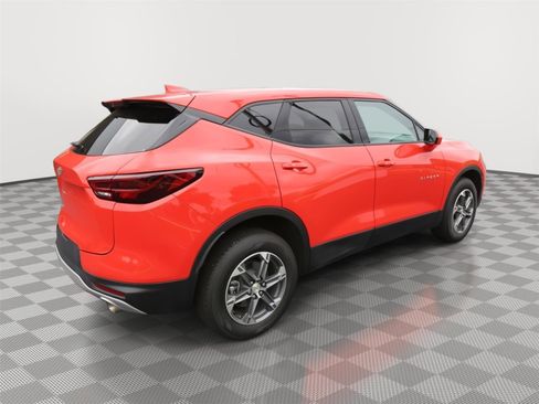 Used 2025 Chevrolet Blazer LT AWD/4WD image 4
