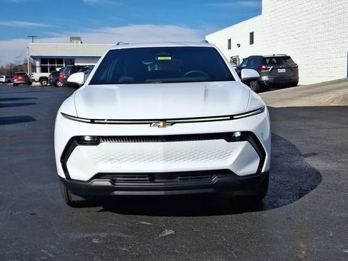 New 2026 Chevrolet Equinox EV LT AWD/4WD image 2
