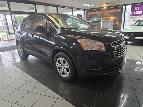 Used 2015 Chevrolet Trax LS FWD image 3