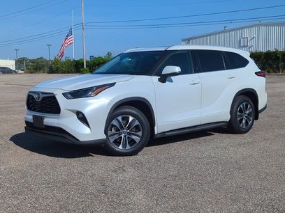 Used 2022 Toyota Highlander XLE