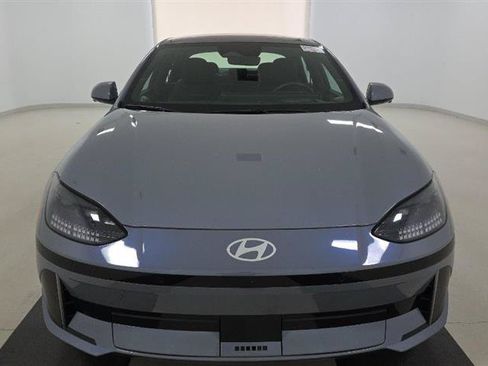 Used 2025 Hyundai Ioniq 6 Limited RWD image 2