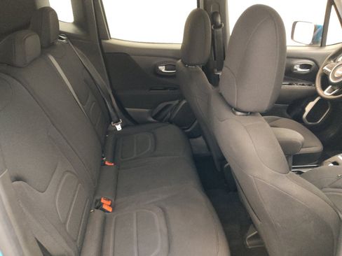 Used 2021 Jeep Renegade Latitude FWD image 19