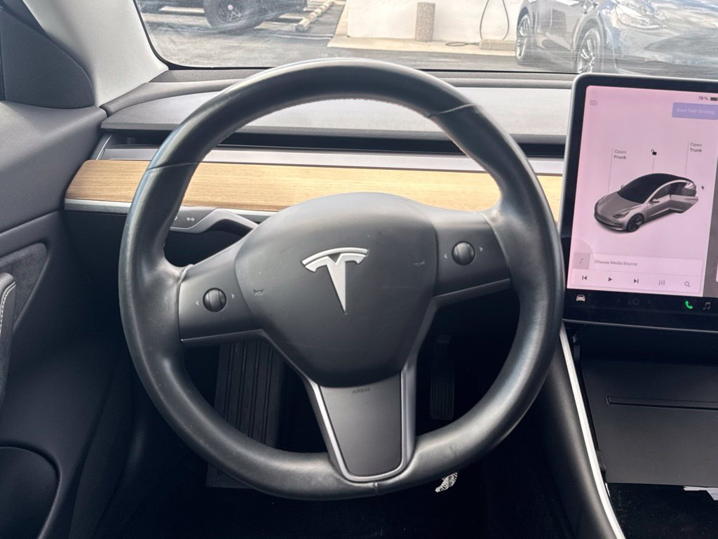 Used 2018 Tesla Model 3 Long Range RWD image 16