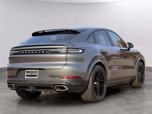 Used 2025 Porsche Cayenne Coupe image 8